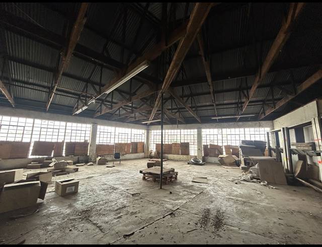 1,508M² WAREHOUSE TO LET IN NEWLANDS